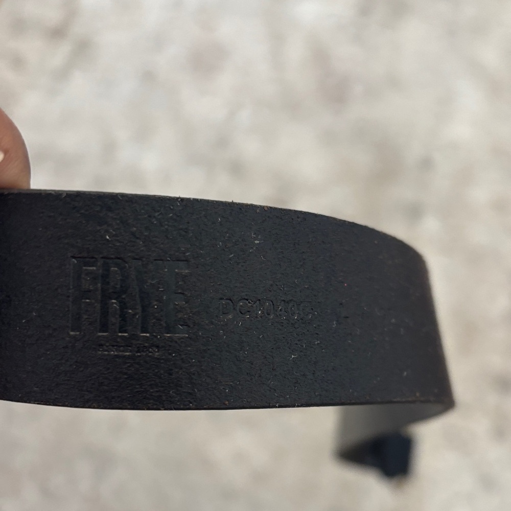 Frye Black Leather Belt Gold Ring Buckle Size L - Picture 3 of 6